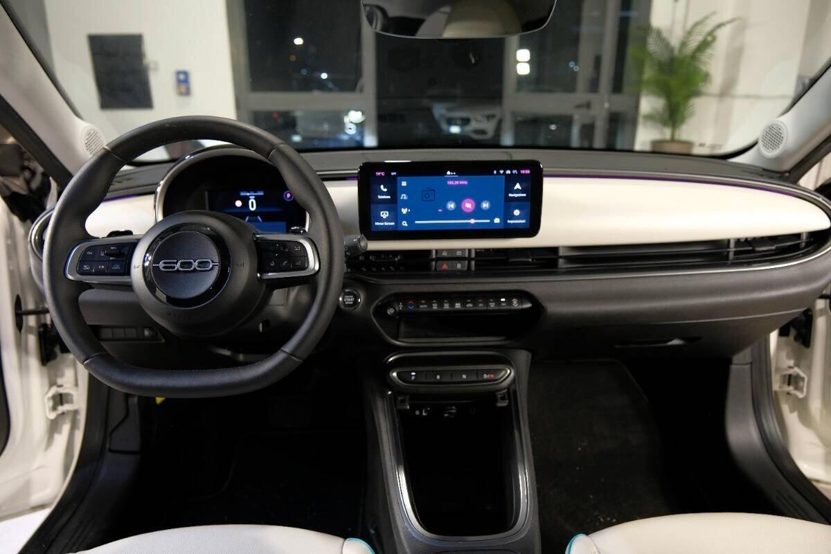 Fiat 600 Hybrid 100 CV DCT MHEV La Prima