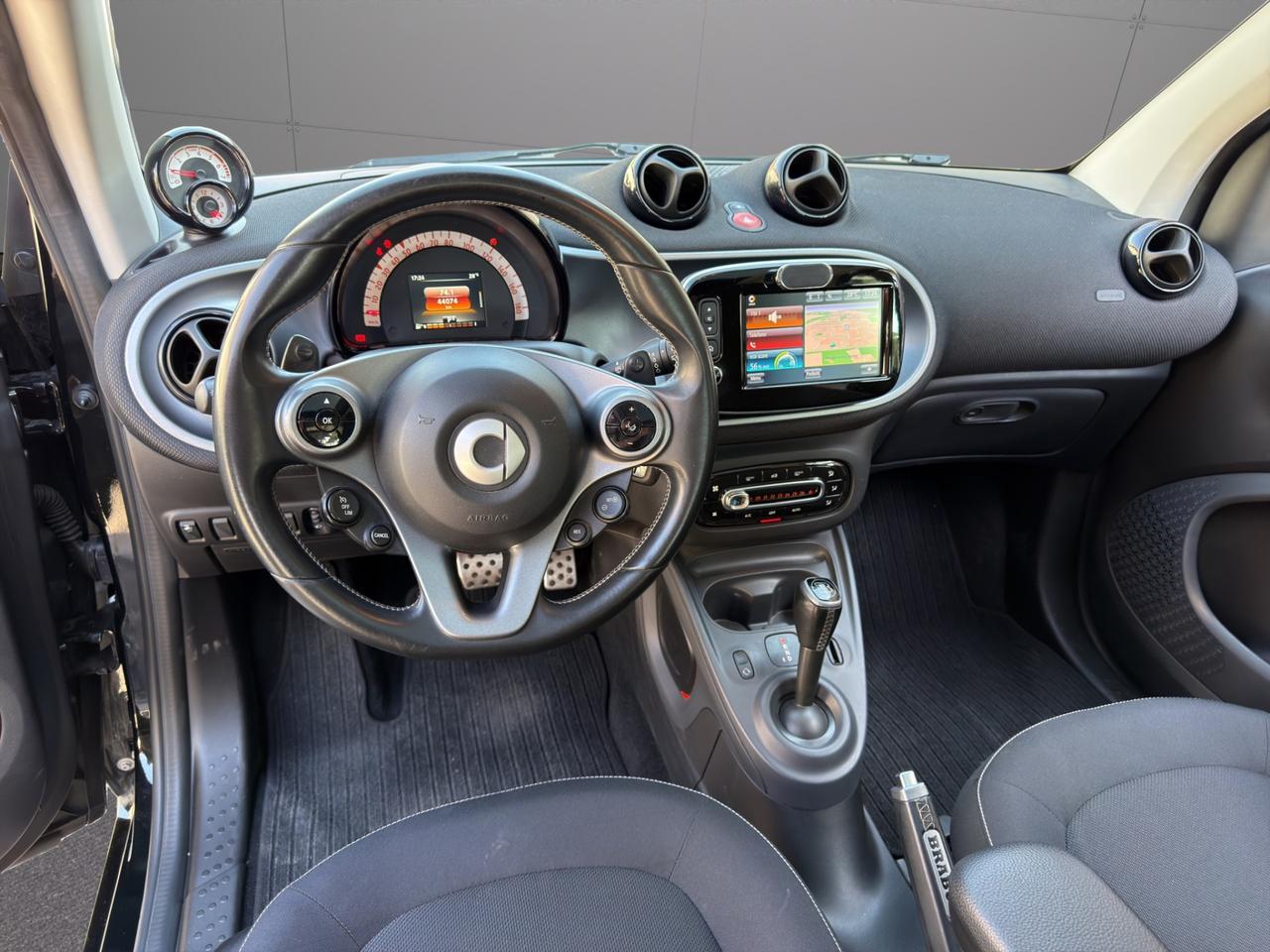 Smart fortwo coupe 0.9 Turbo Allestimento Brabus 90cv - Unico proprietario - Cerchi in lega - Luci Led - Tetto panoramico - Schermo touch