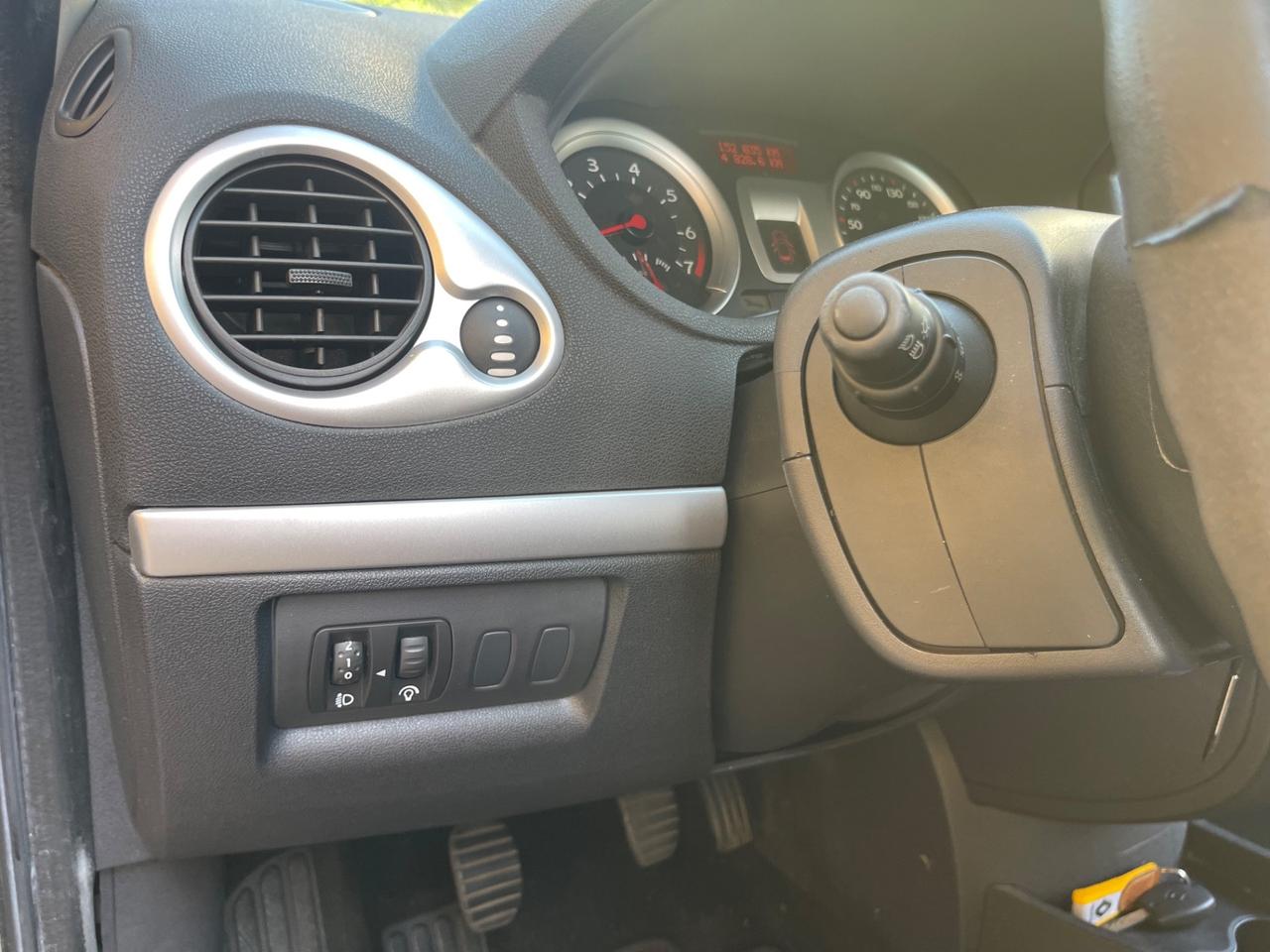 Renault Clio 1.2 16V SporTour Dynamique