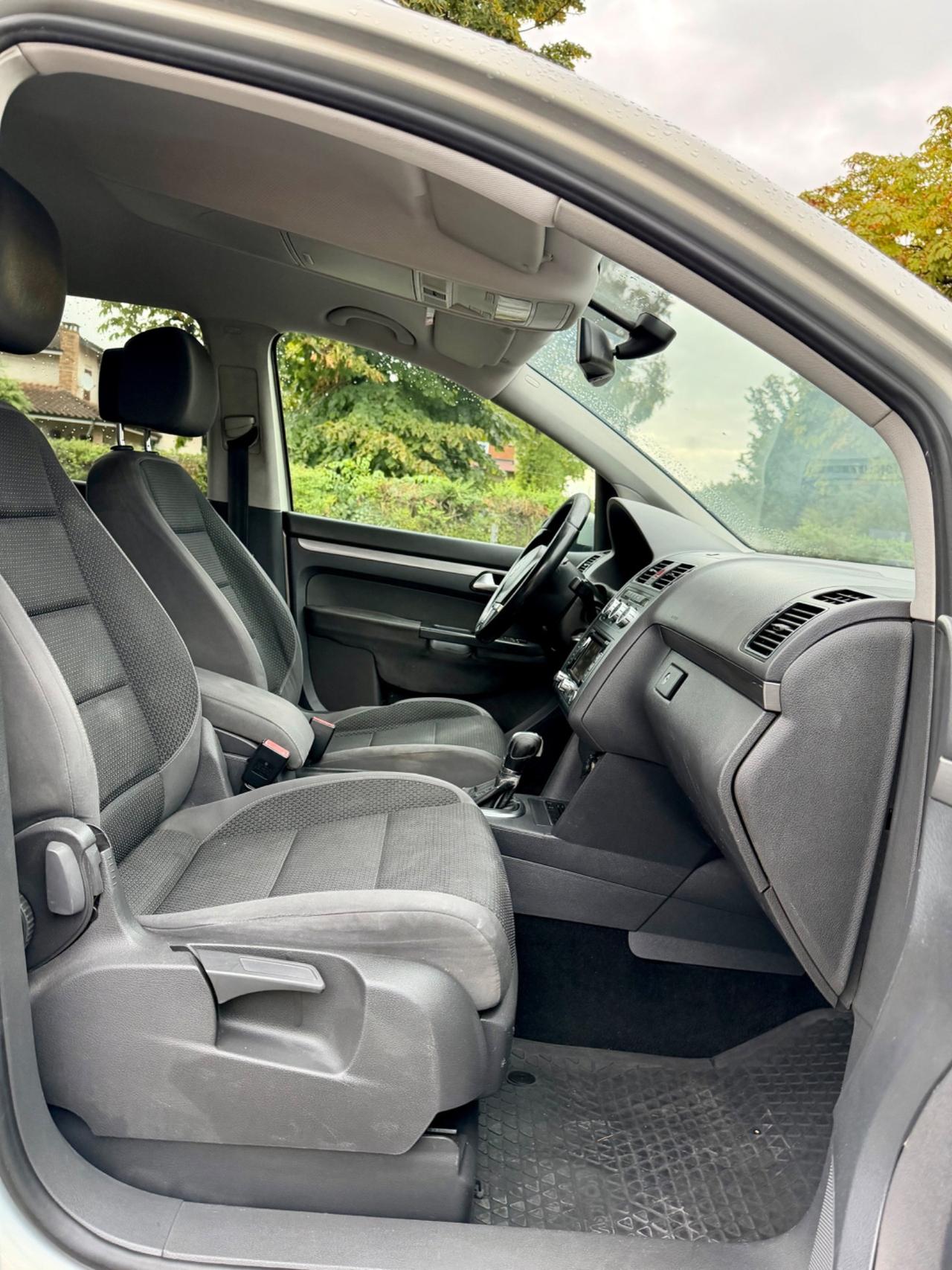Volkswagen Touran 1.6 TDI DSG Comfortline