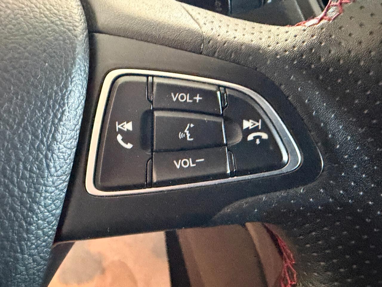 Ford Kuga 2WD 2.0 TDCI 120 cv. ST LINE