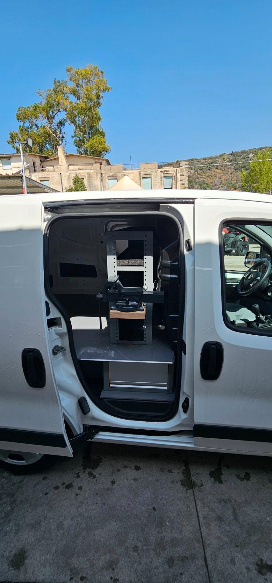 Fiat Fiorino 1.3 MJT 95CV officina mobile interna