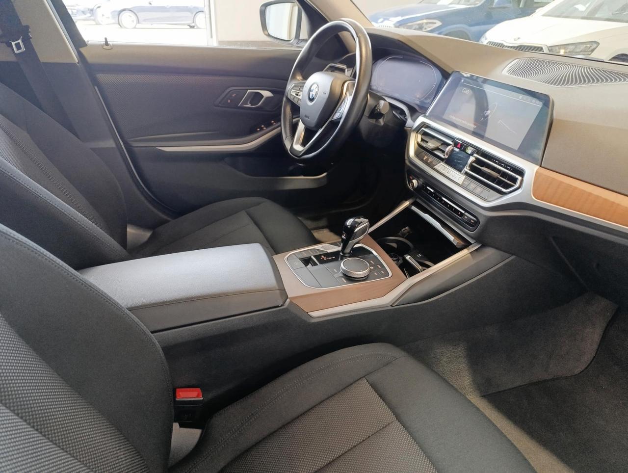 BMW 316 d Touring mhev 48V Business Advantage auto