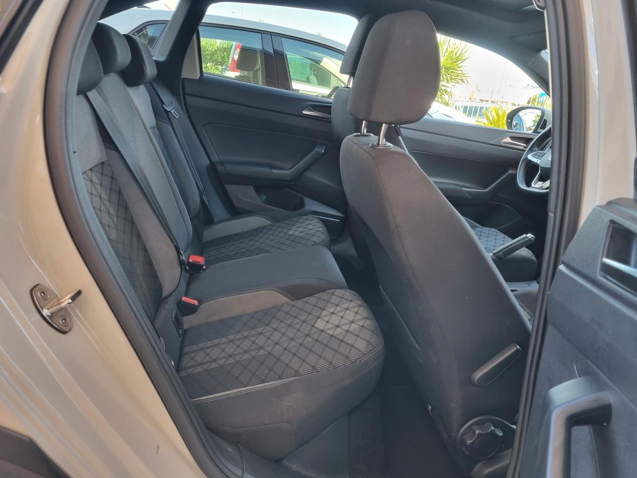 Volkswagen Taigo 1.0 tsi R-Line 110cv dsg