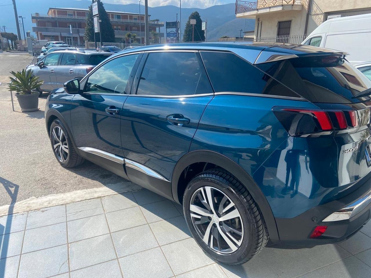 Peugeot 3008 HDi 130CV EAT8 Allure 2023 KM 30.000