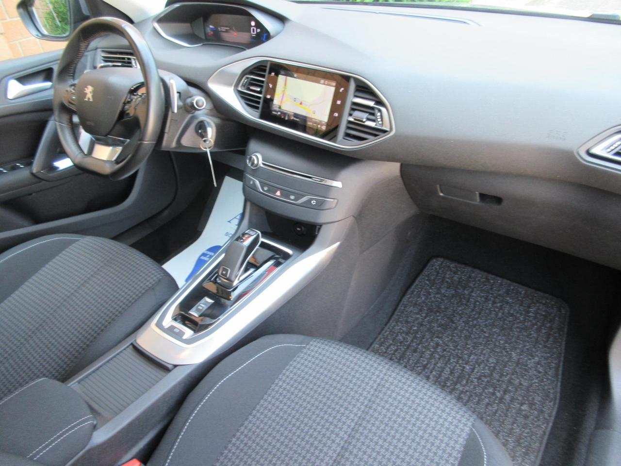 Peugeot 308 Station Wagon 308 SW 1.5 bluehdi Active Business s&s 130cv eat8