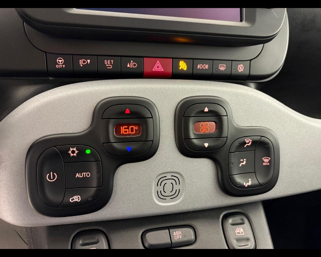 FIAT Panda 1.0 firefly hybrid City Cross s&s 70cv
