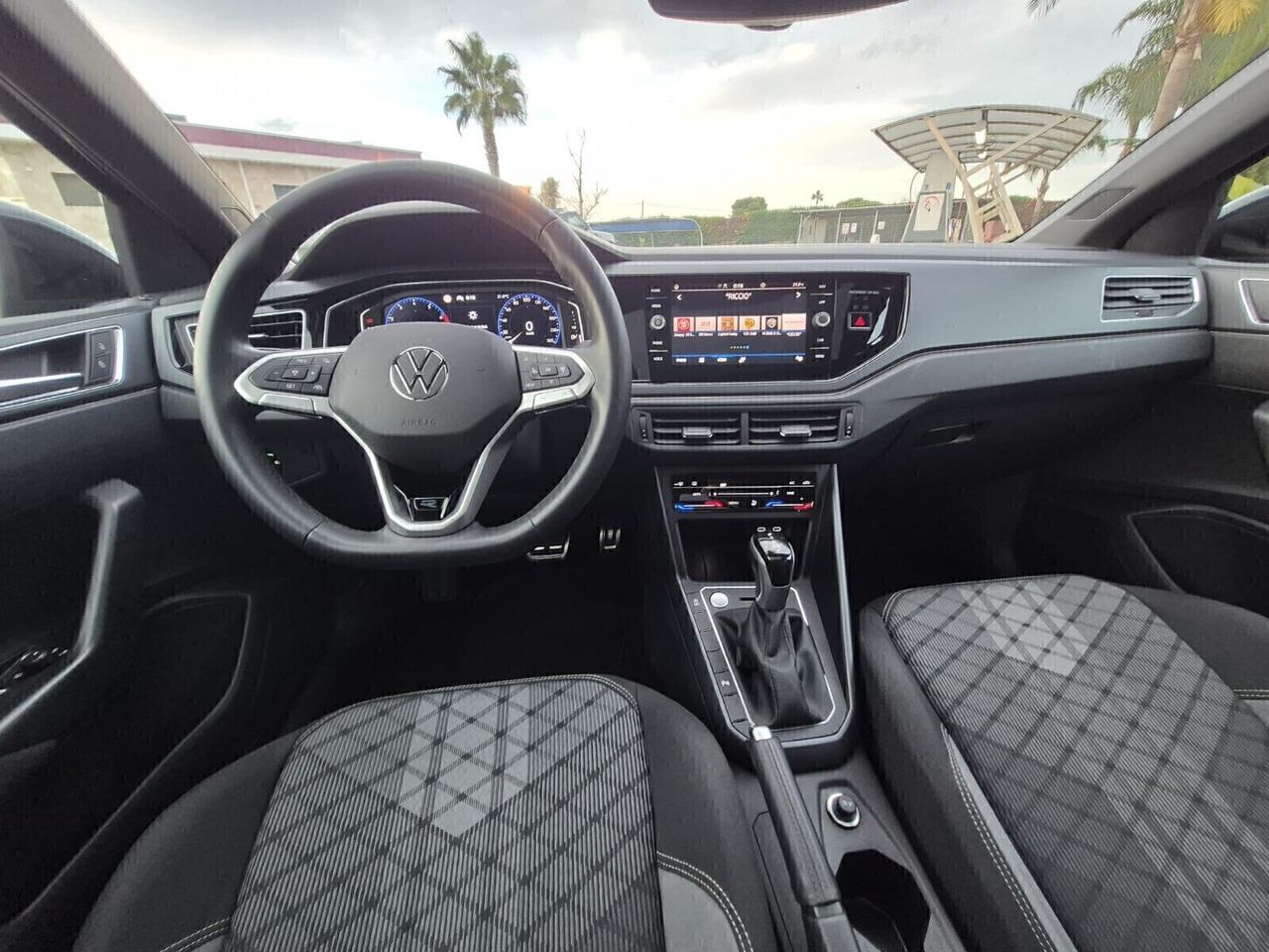 VOLKSWAGEN TAIGO 1000 BENZINA R-LINE 115 Cv CAMBIO AUTOMATICO-2025