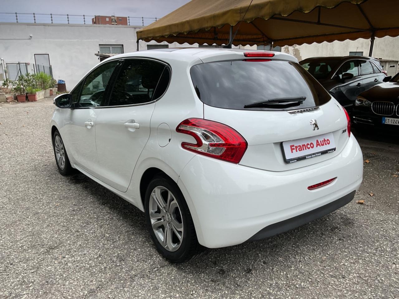 Peugeot 208 1.2 5 porte Allure OK NEOPATENTATI