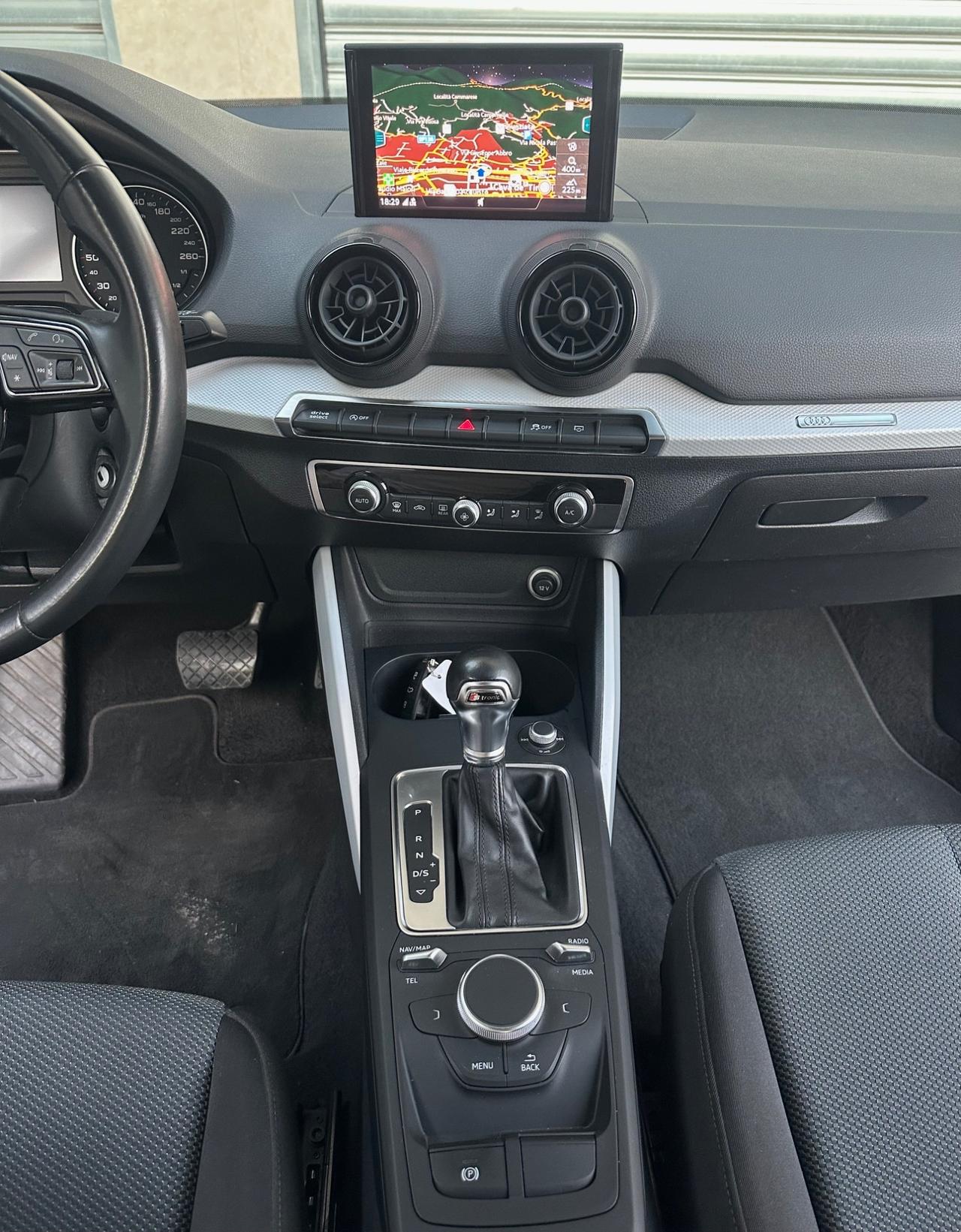 Audi Q2 30 1.6 TDI 116cv S tronic Admired