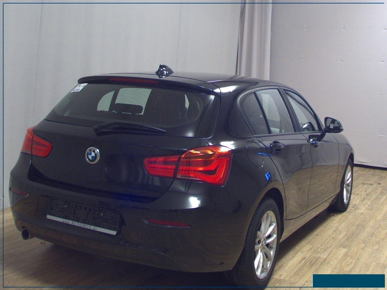 BMW 118d 150CV Autom - Navi / LED