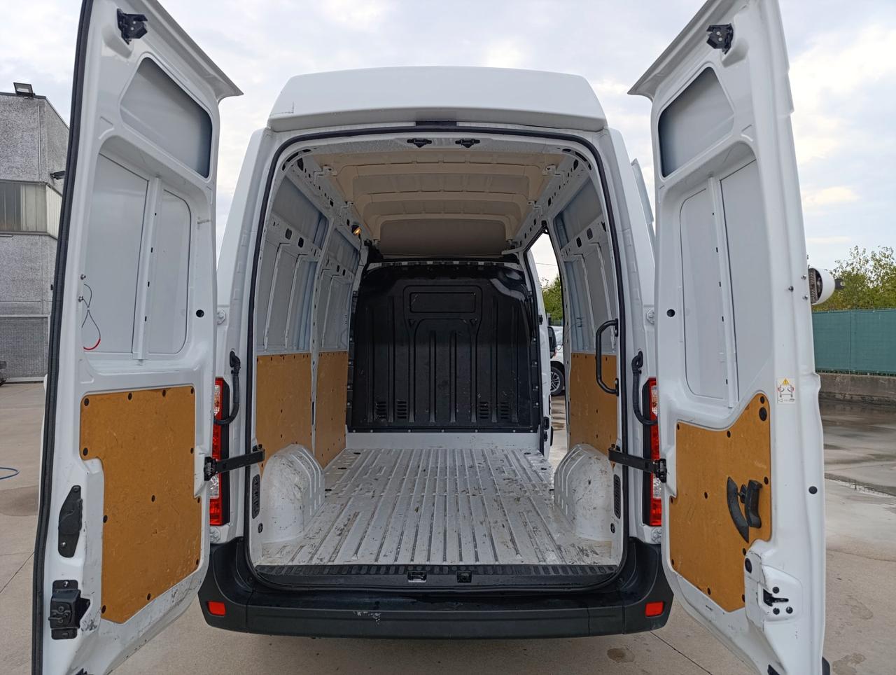 RENAULT Master T35 2.3 energy dci 150cv L2H3 Ice Plus