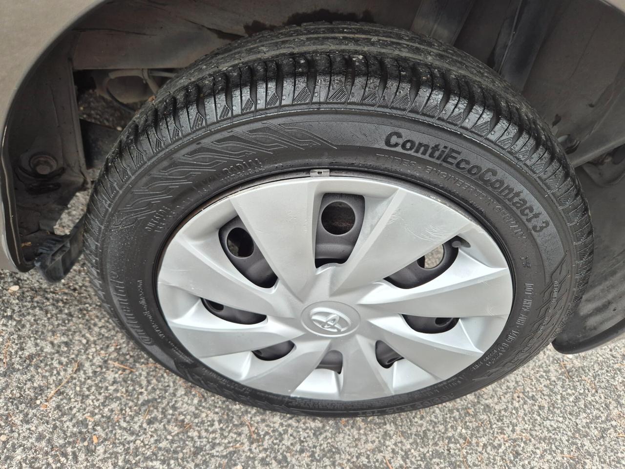 Toyota Aygo 1.0 12V VVT-i 3 porte Orange Connect MMT