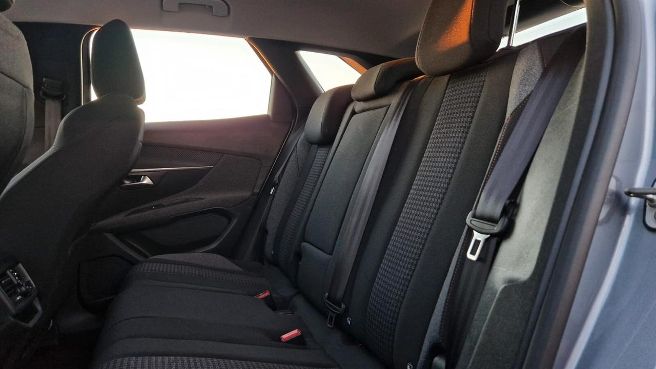 Peugeot 3008 BlueHDi 130 S&S EAT8 Active Business