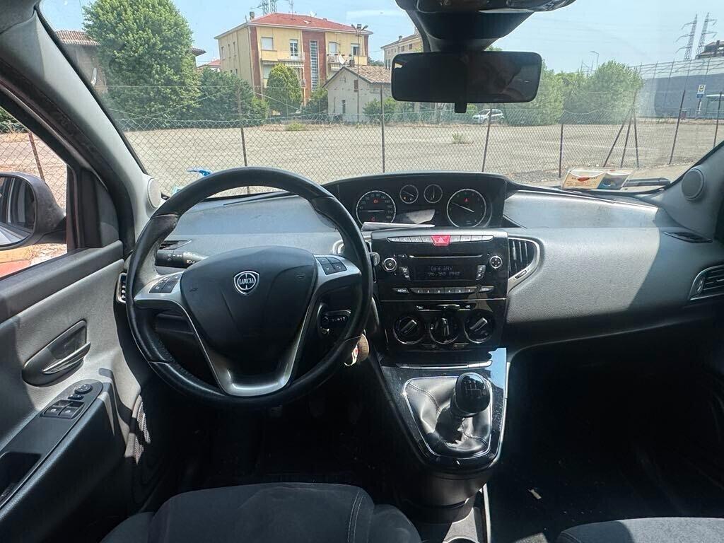Lancia Ypsilon 0.9 TwinAir 85 CV 5 porte Metano Ecochic Gold