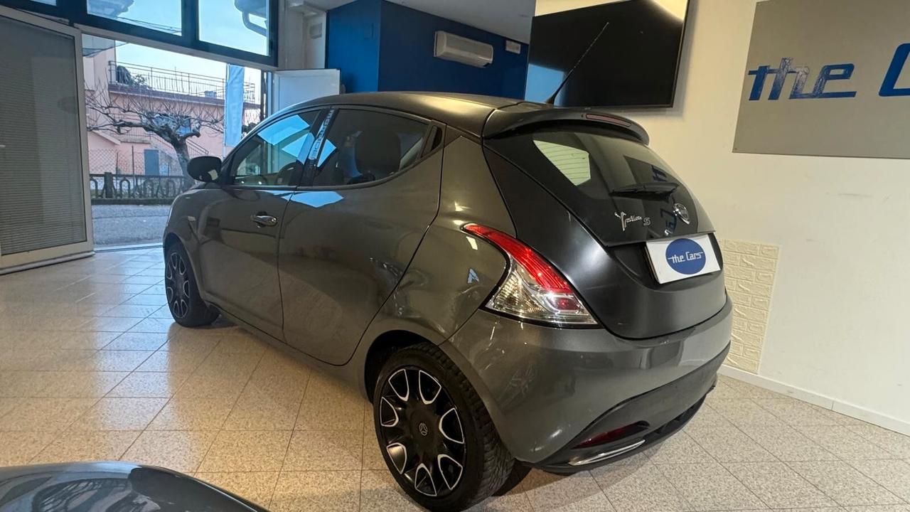 Lancia Ypsilon 1.2 69 CV 5 porte GPL Ecochic S Momodesign