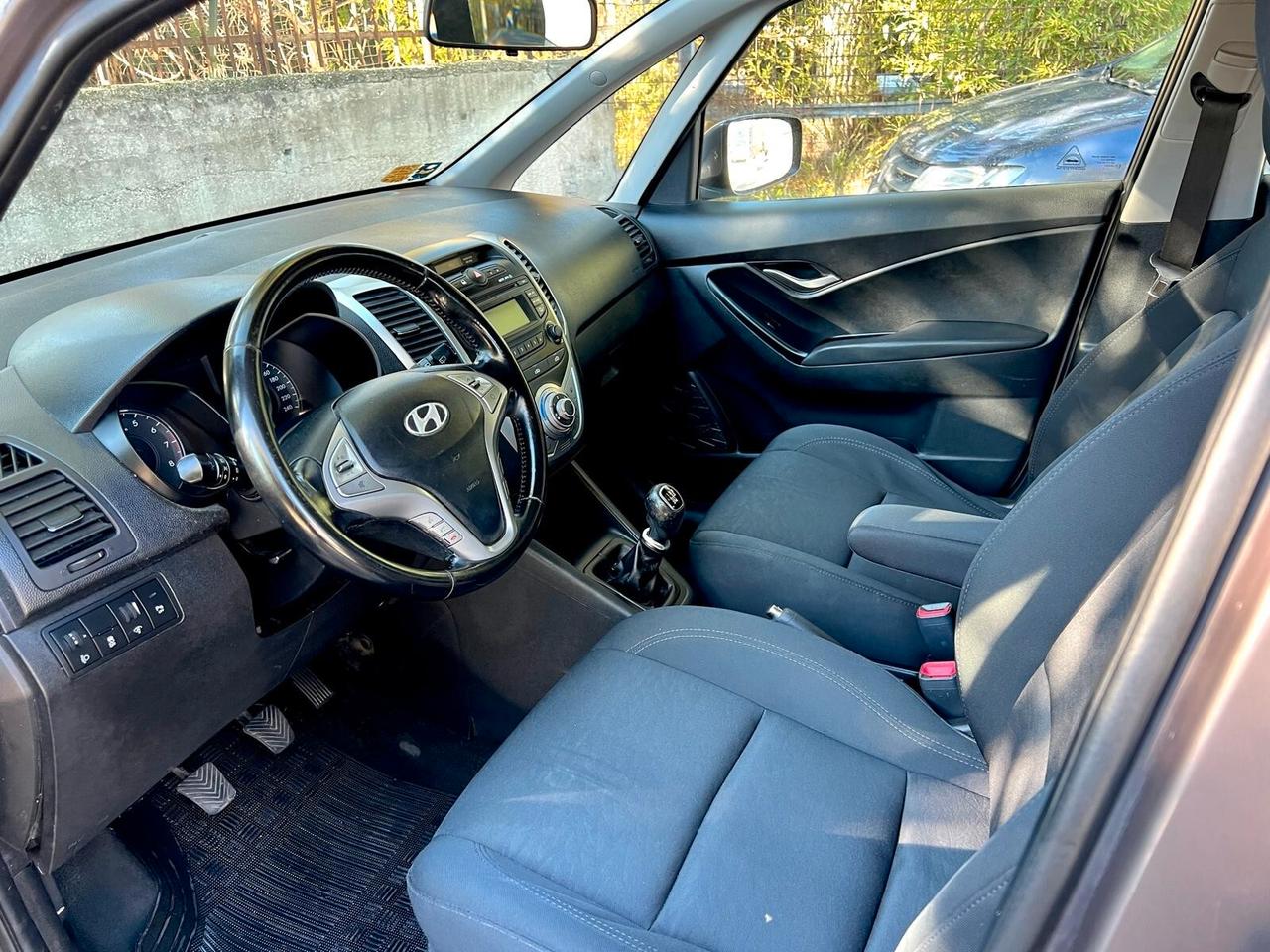 HYUNDAI IX20 1.4 Confort - 2012