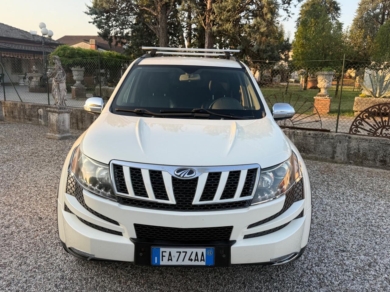 Mahindra XUV500 2.2 16V FWD W8