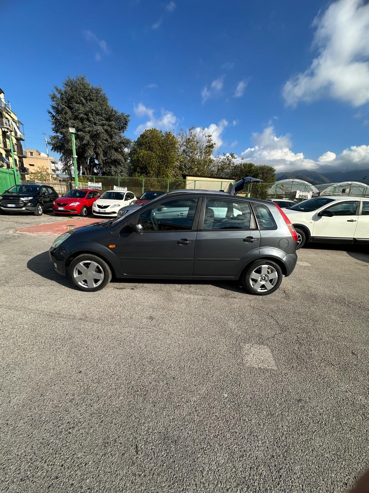 Ford Fiesta 1.2 16V 5p. Ghia