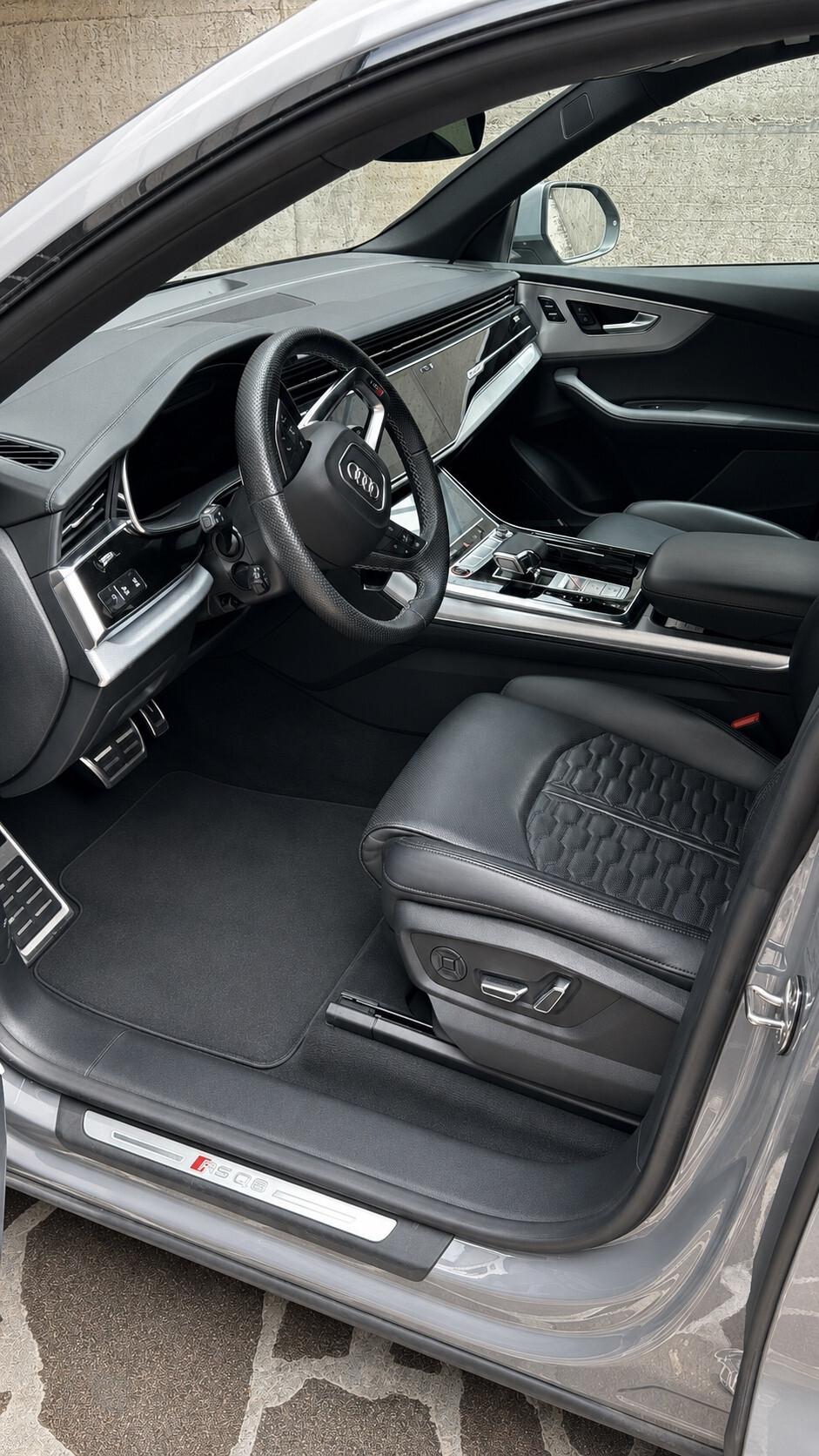 Audi Q8 RS TFSI V8 quattro tiptronic