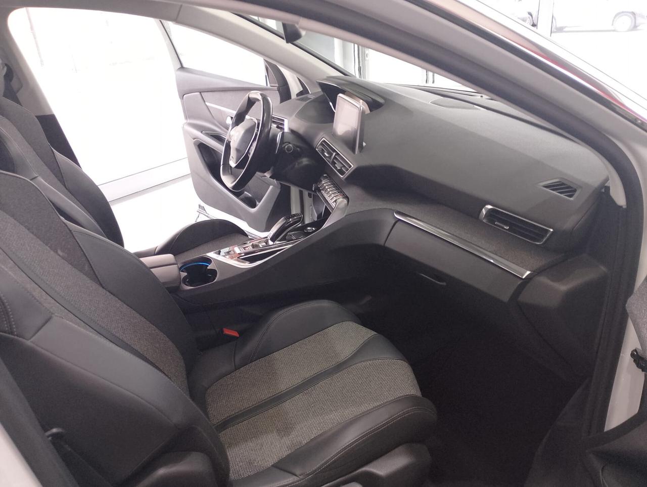 Peugeot 3008 BlueHDi 130 S&S EAT8 Allure