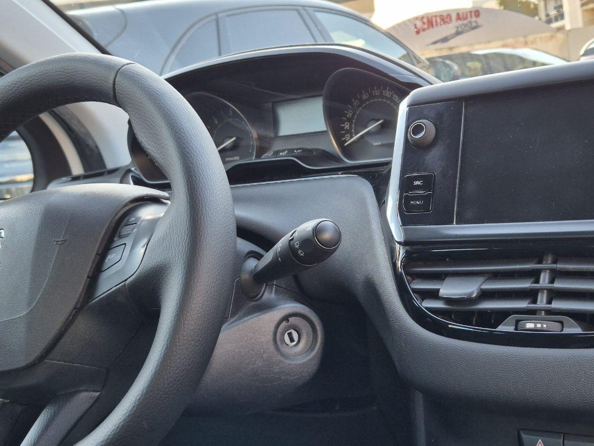PEUGEOT - 208 - BlueHDi 75 S&S 5p. Active