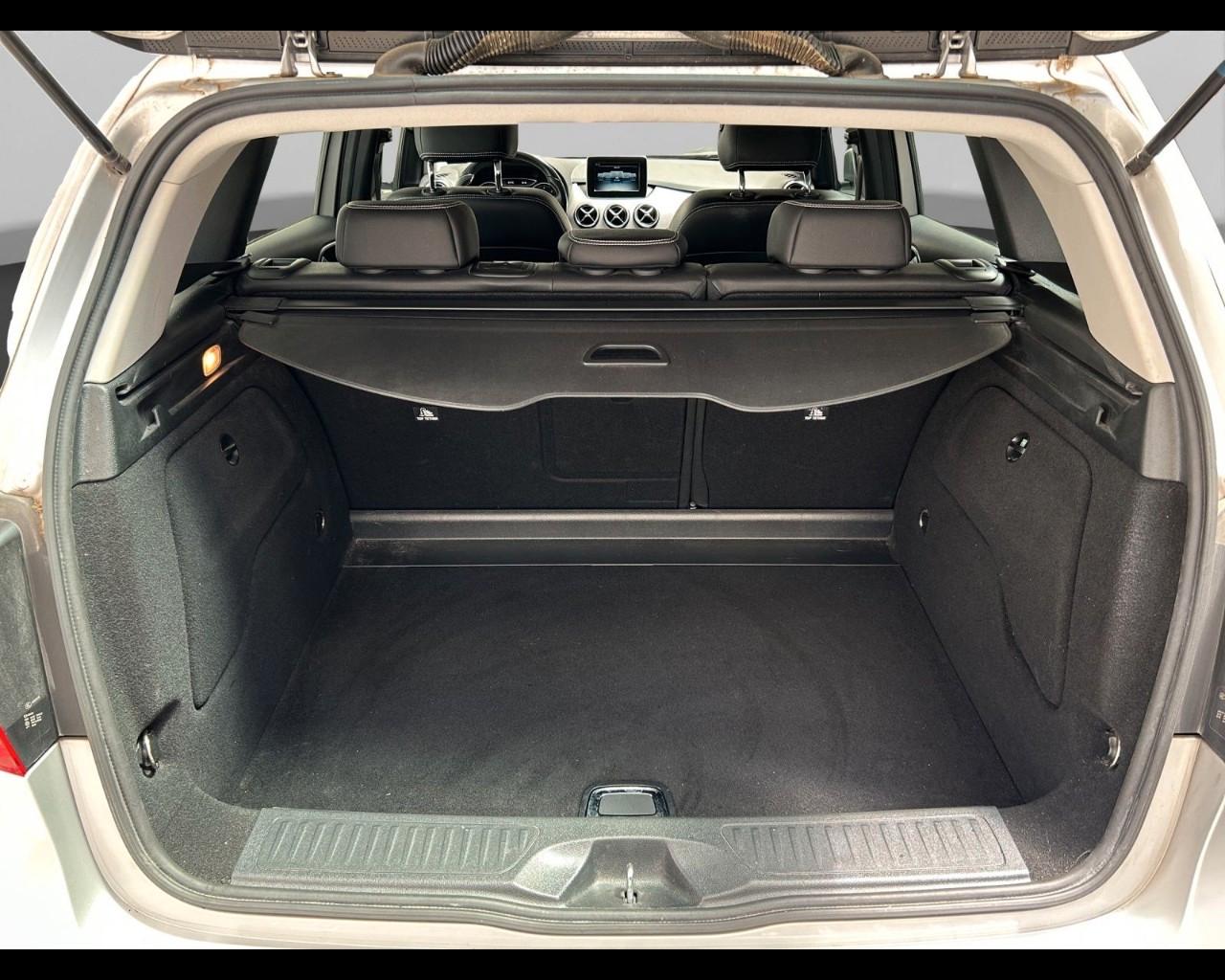 Mercedes-Benz Classe B - T246 - B 180 d Sport Next auto