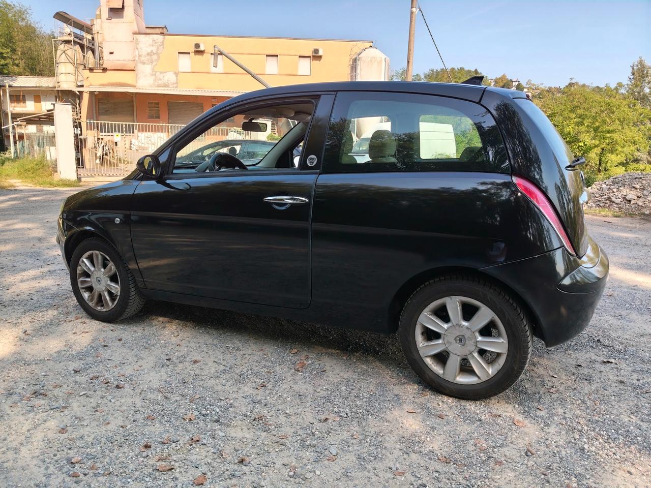 Lancia Y 1.2 Oro Benzina Ok Neopatentati