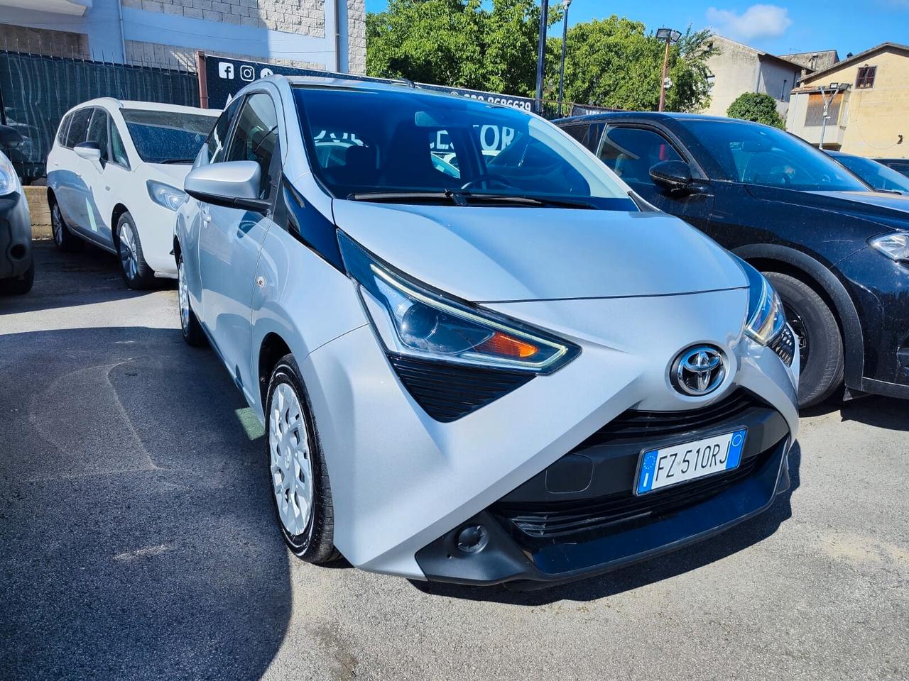 Toyota Aygo Connect 1.0 VVT-i 72 CV 5 porte x-play