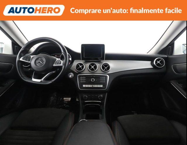 MERCEDES-BENZ CLA 180 Premium