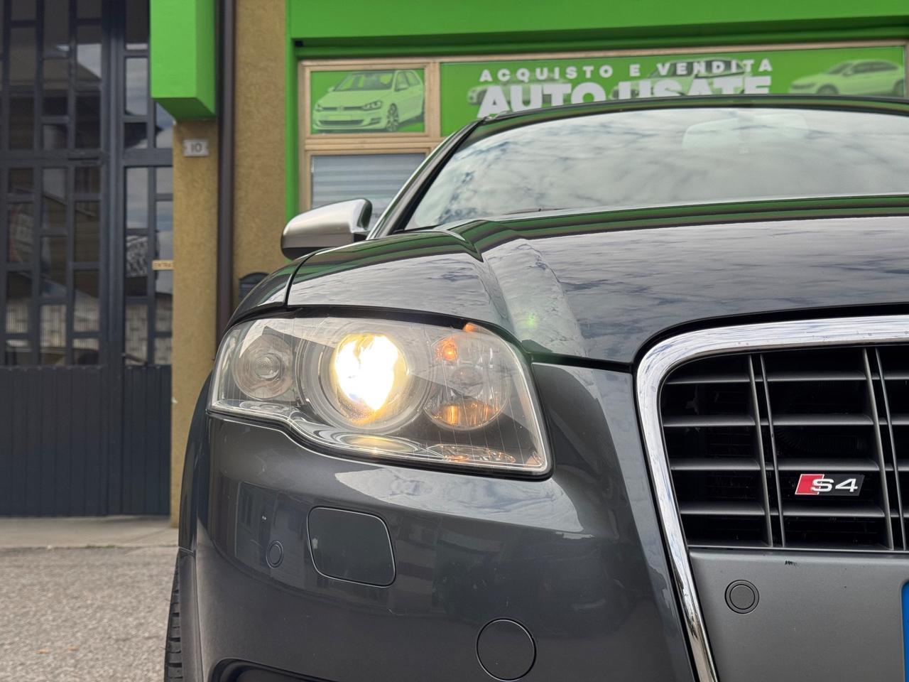 Audi A4 S4 4.2 V8 Avant quattro