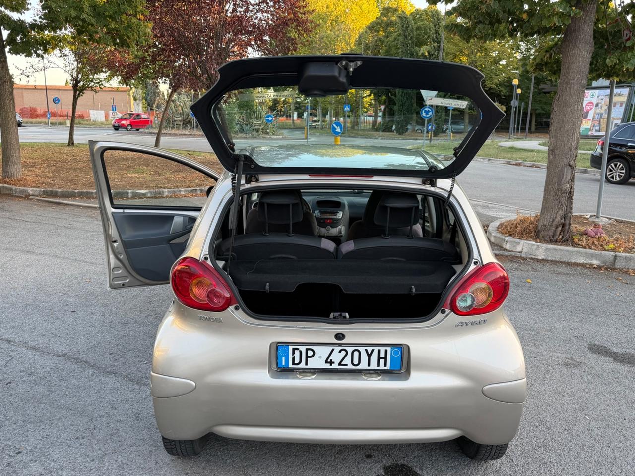 Toyota Aygo 1.0 12V VVT-i 5 porte Sol
