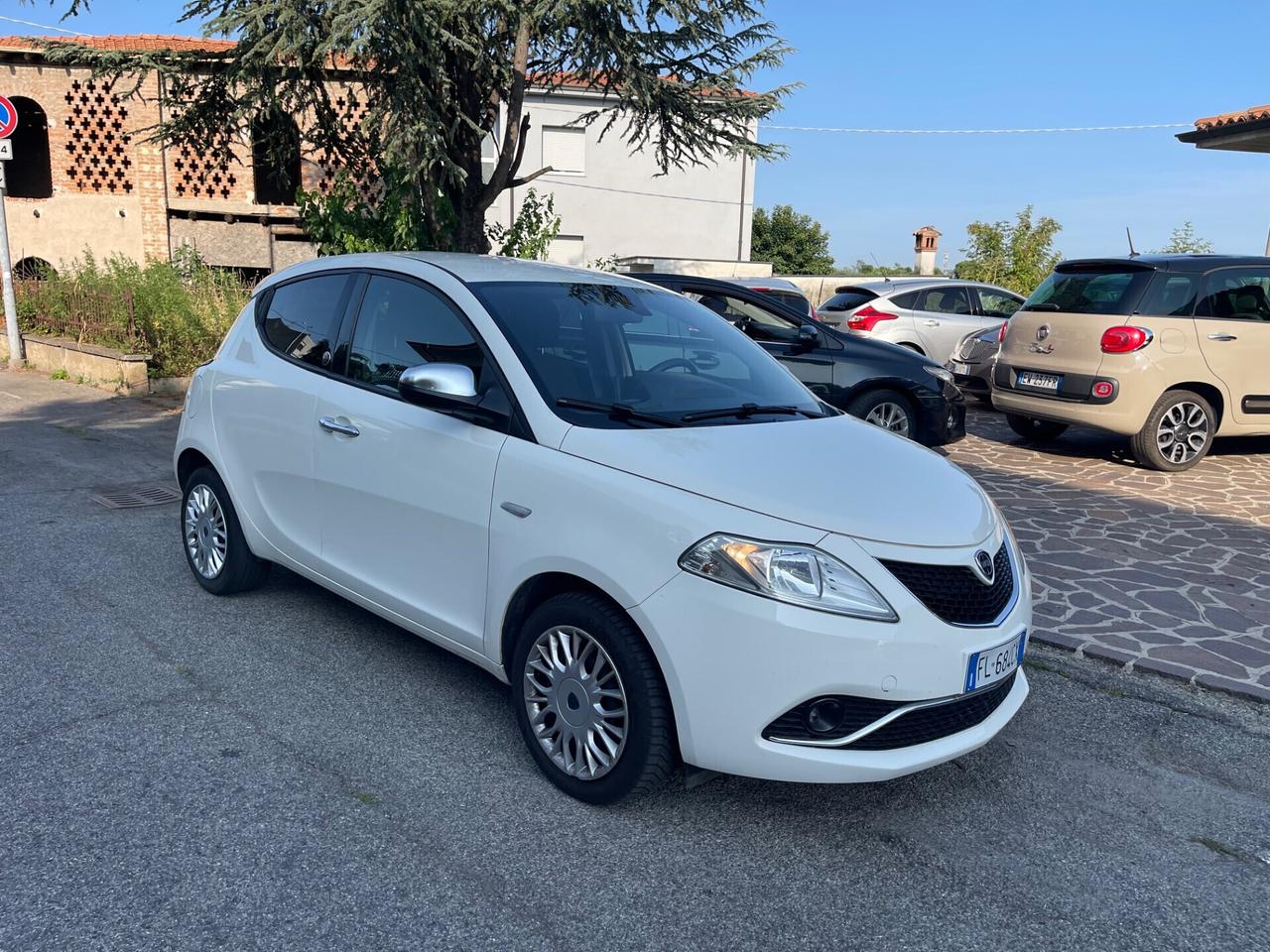 Lancia Ypsilon 1.2 69 CV 5 porte GPL Ecochic Gold