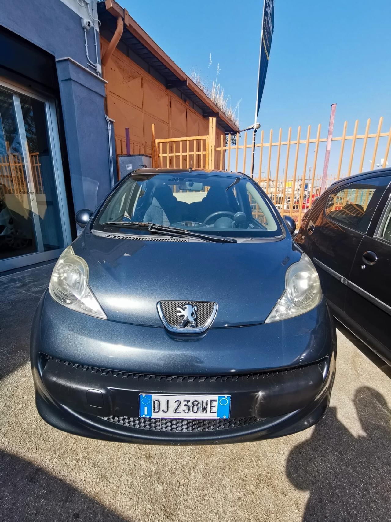 Peugeot 107 1.0 68CV 5p. Sweet Years 2Tronic 2007