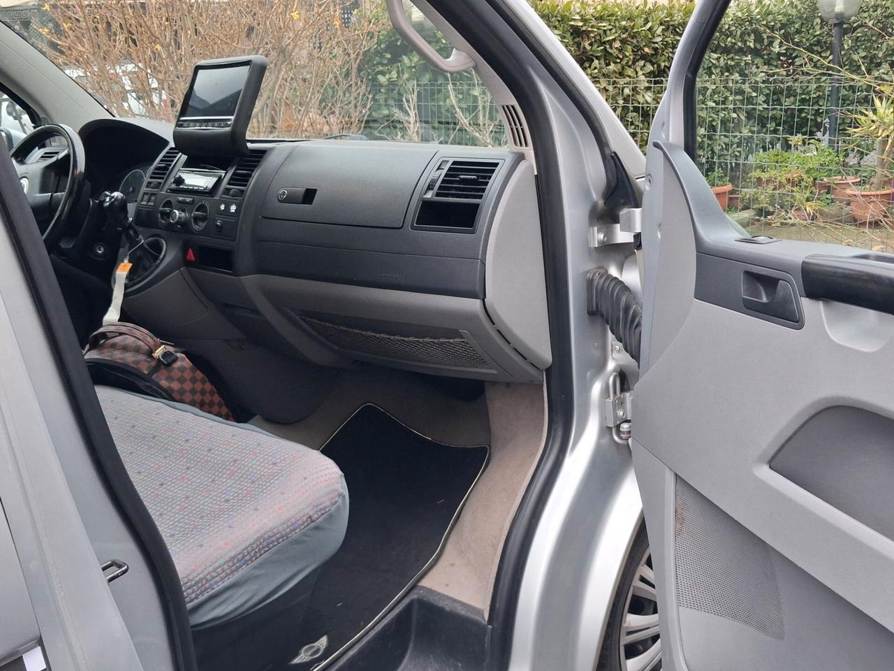 Volkswagen Multivan 2.5 TDI/130CV Trendline