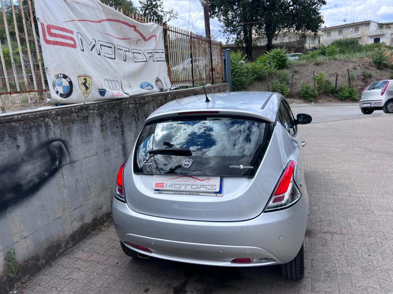 Lancia Ypsilon 1.2 69 CV 5 porte GPL Ecochic Gold