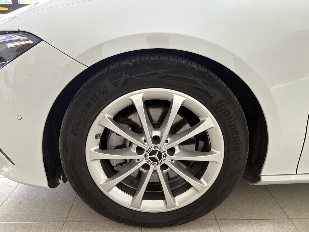 MERCEDES-BENZ CLA 180D SHOOTING BRAKE AUTO TETTO -