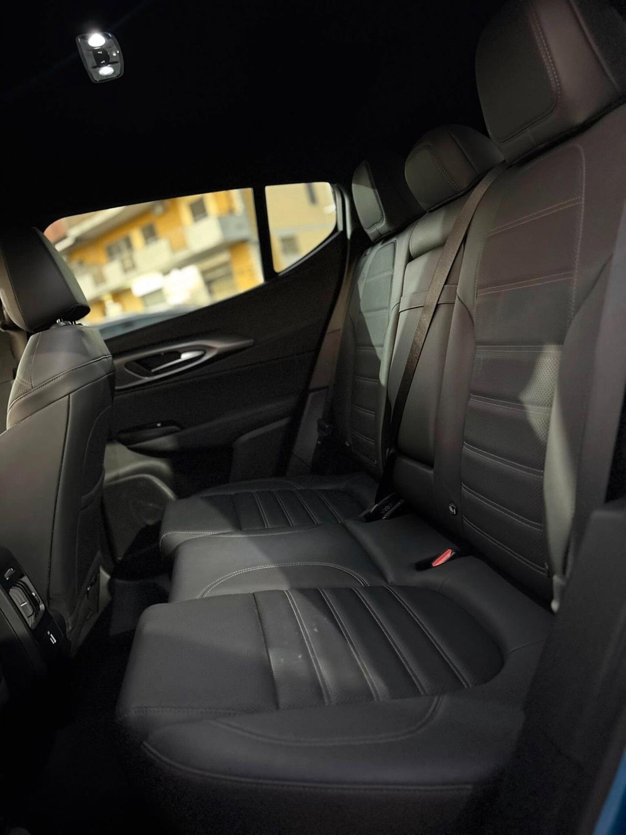 Alfa Romeo Tonale 1.3 280 CV PHEV AT6 Q4 Veloce