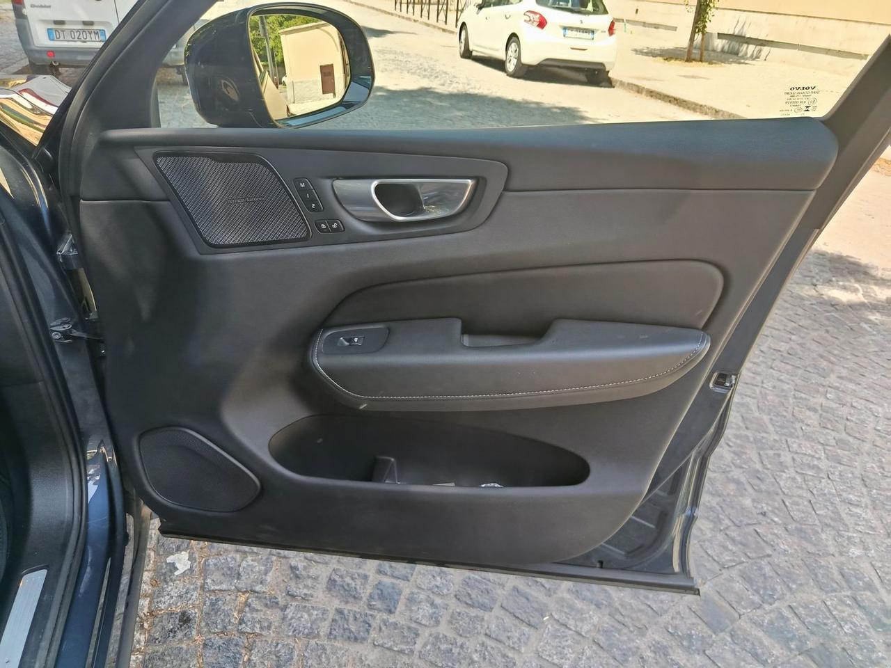 Volvo XC 60 Ultimate Dark 2.0 B4 MHEV #11036