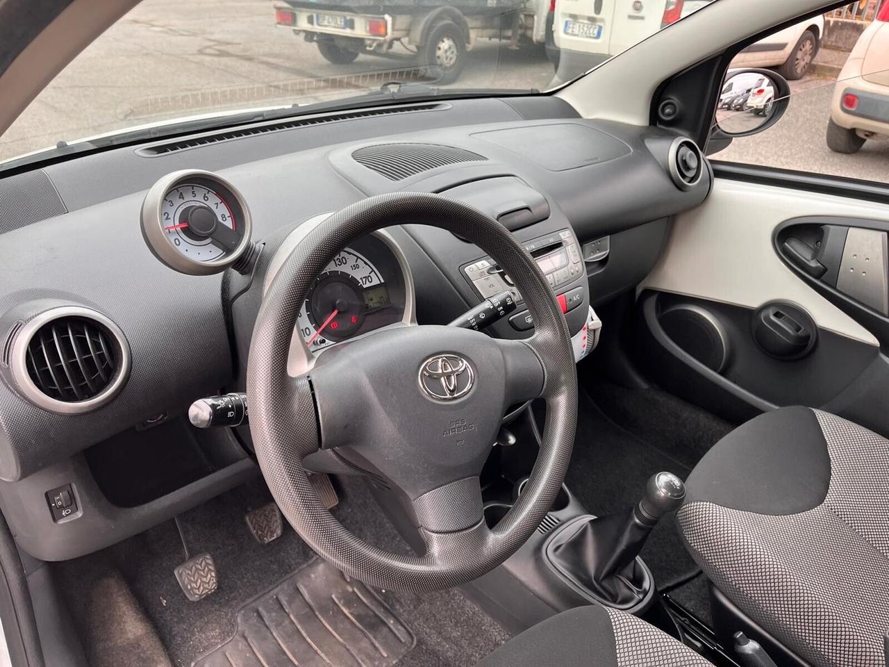 Toyota Aygo 1.0 12V VVT-i 3 porte Active Connect