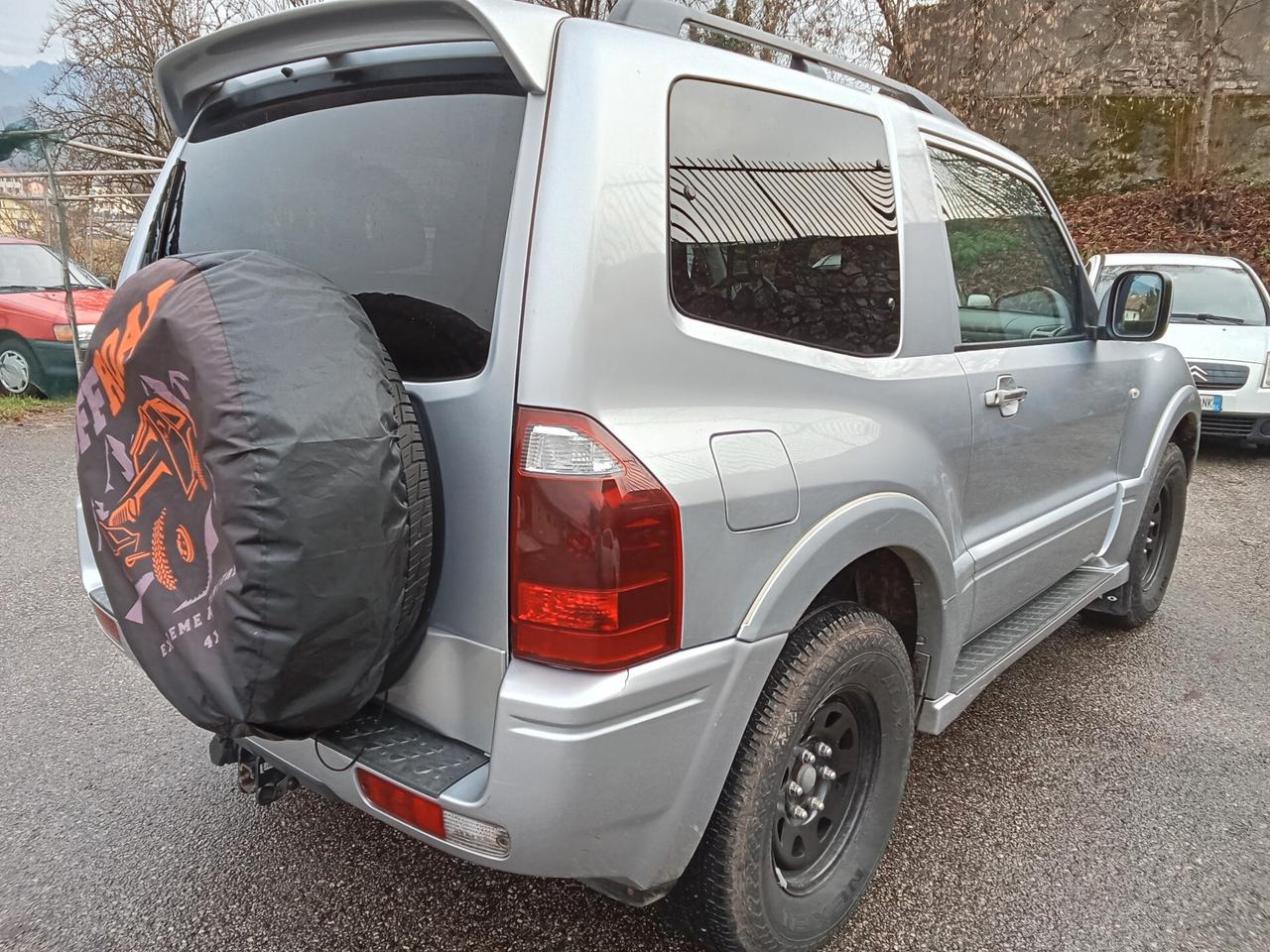 Mitsubishi Pajero 2.5 TDI 3p. Instyle