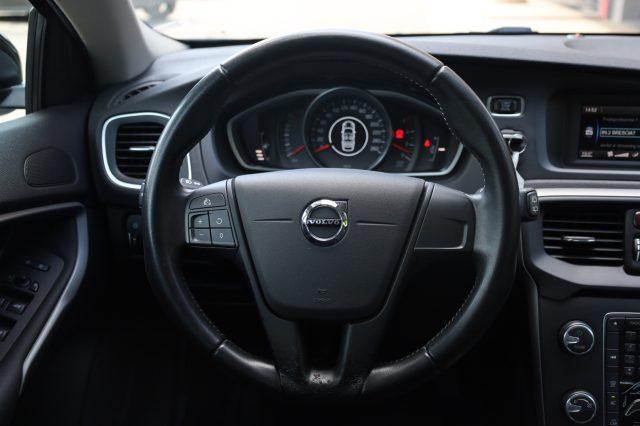VOLVO V40 D2 2.0d UniPropietario Tagliandata per NEOPATENTAT
