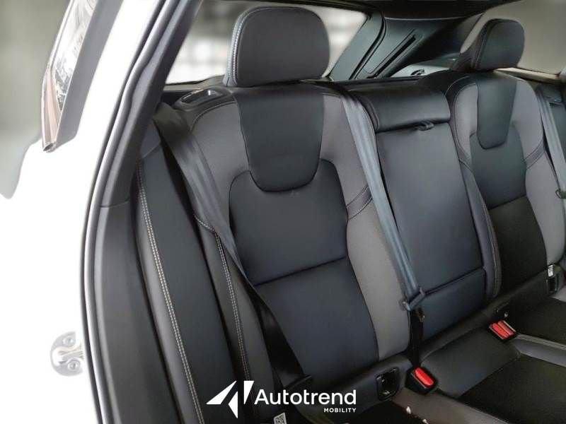 Volvo XC60 B4 197+14 CV Mild Hybrid Diesel Automatico R-Design