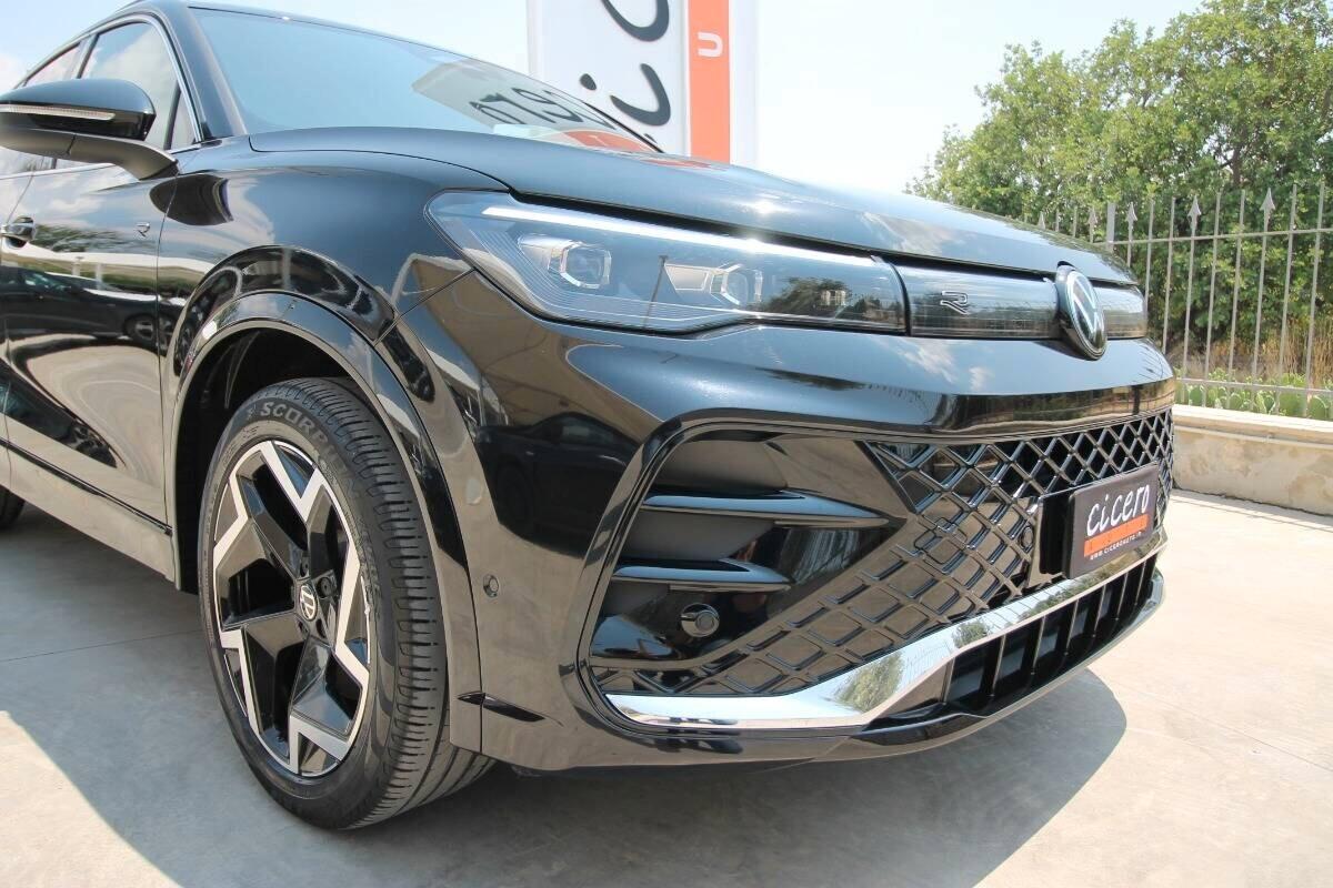 Volkswagen Tiguan 2.0 TDI 150 CV DSG R-Line|2025