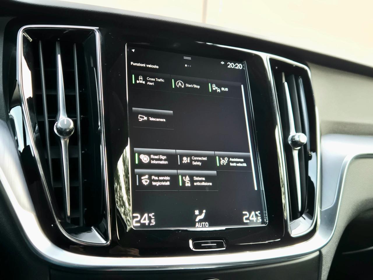 Volvo V60 Cross Country D4 AWD Geartronic Business Plus