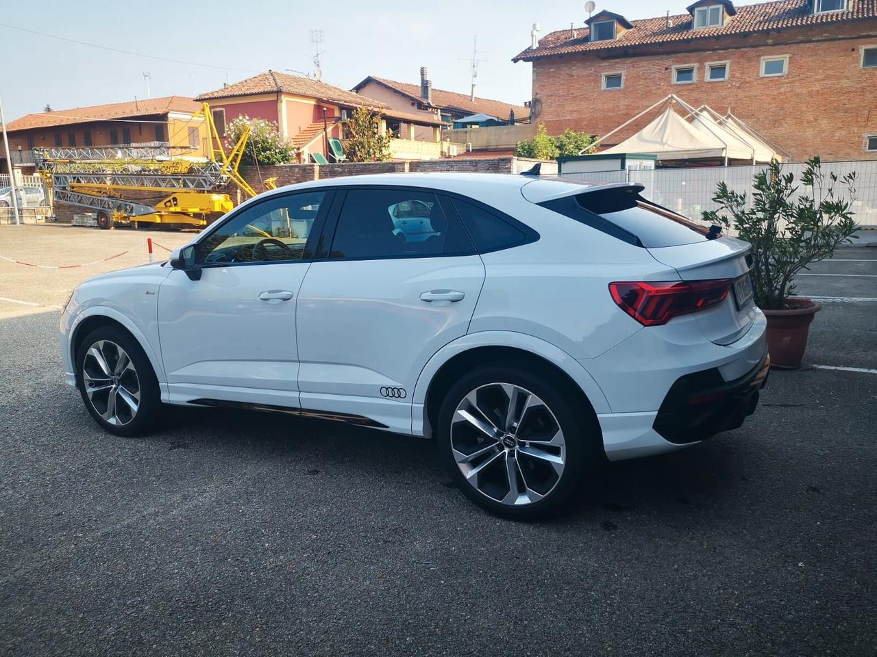 Audi Q3 40 TFSI quattro S tronic S line edition