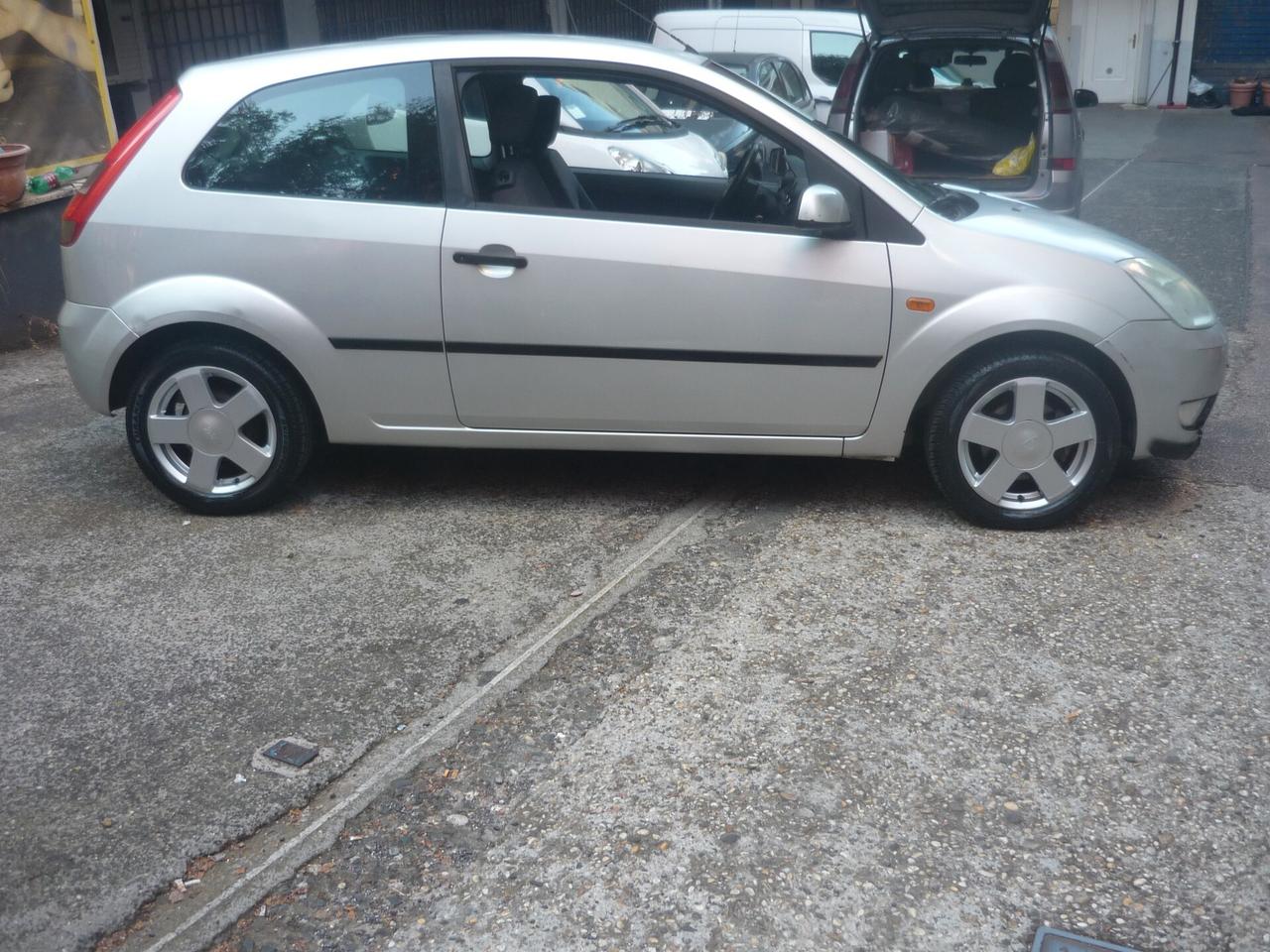 Ford Fiesta 1.2 16V 3p. Ghia