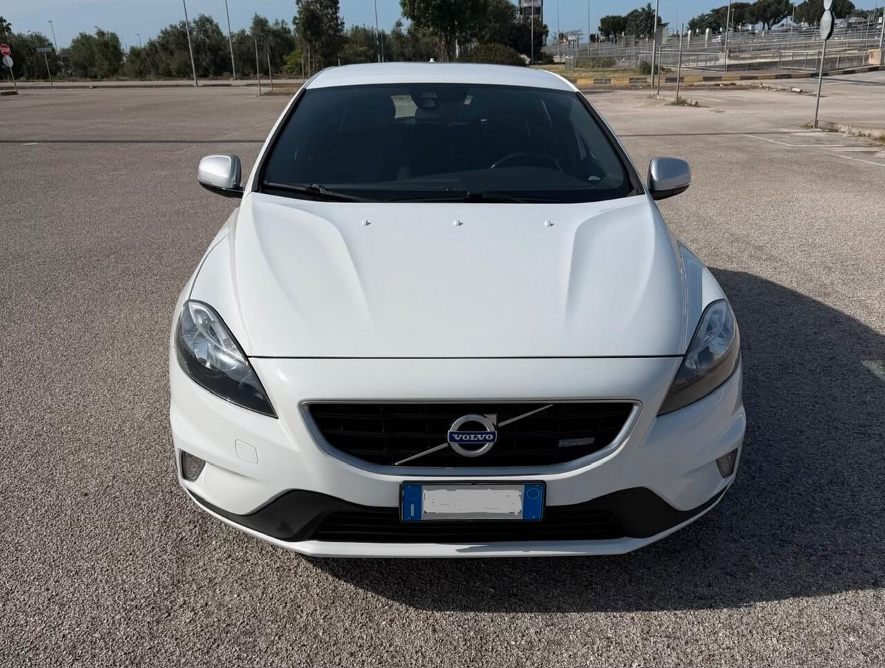 Volvo V40 D2 1.6 R-design Kinetic