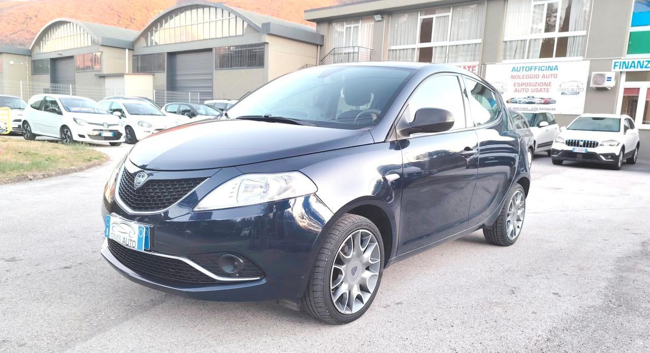 Lancia Ypsilon 1.2 69 CV 5 porte Platinum