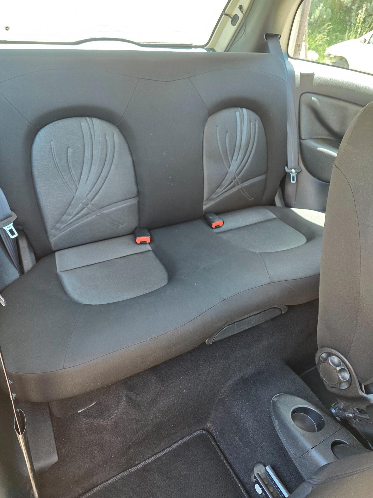 Lancia Ypsilon 1.2 69 CV Unyca